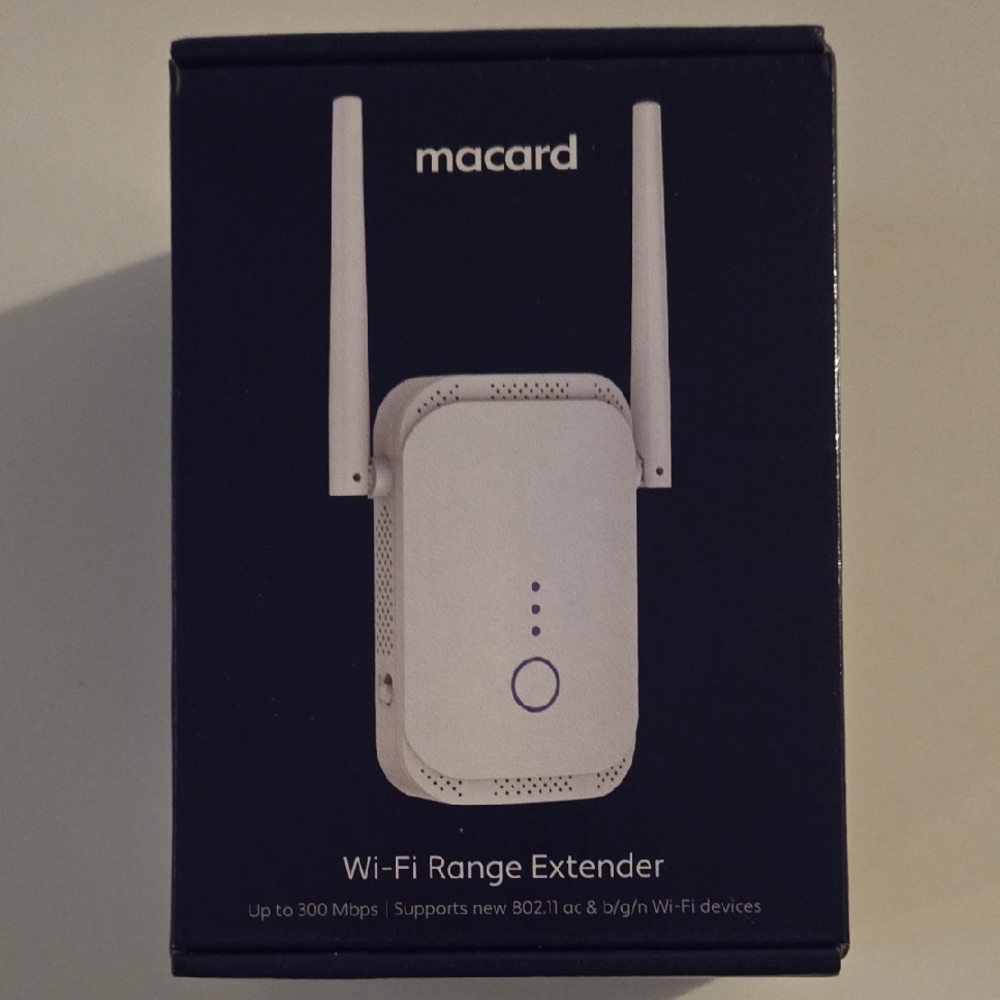White Wi-Fi Range Extender